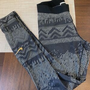 Woman’s size small Nike pro leggings